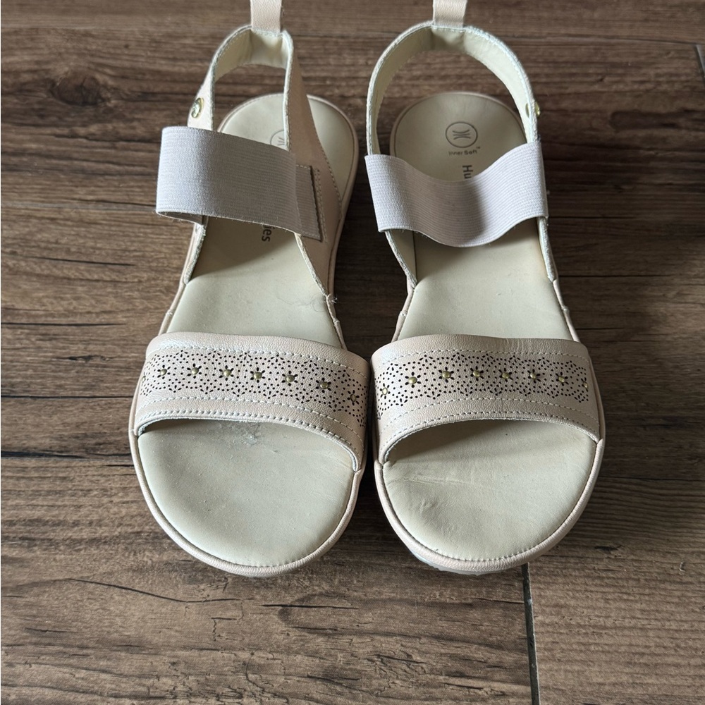 Hush Puppies Cream Leather Sandals with Elastic Straps Size 9